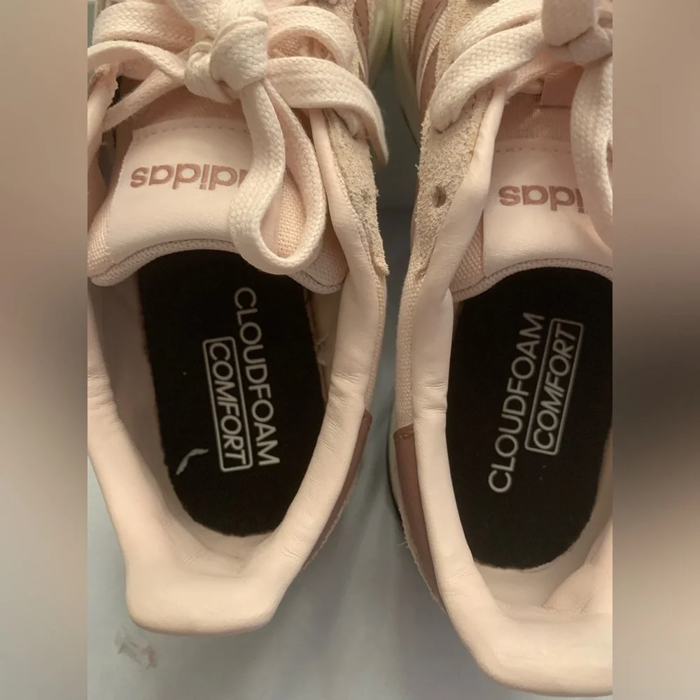 NWOT Adidas Women's Light Pink Cloudfoam Sneakers